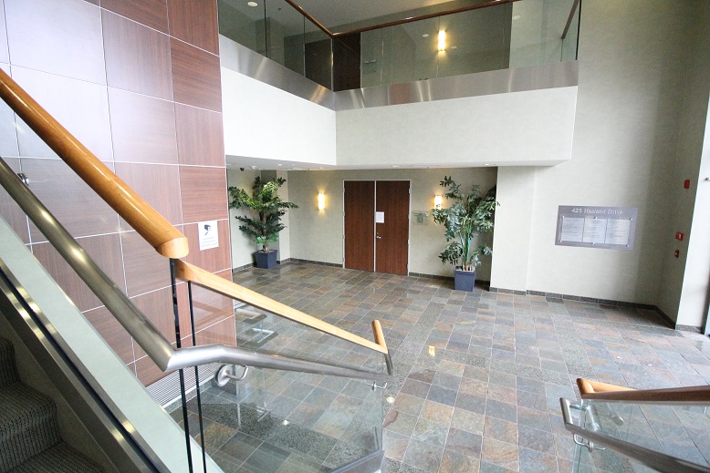 Thousand Oaks Medical Office for Lease - 425 Lobby 2.jpg