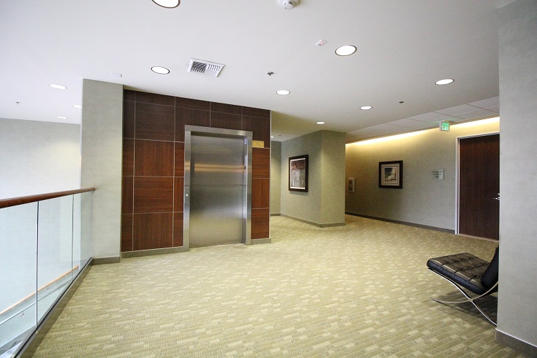 Thousand Oaks Medical Office for Lease - 425 Lobby Upstairs 4.jpg
