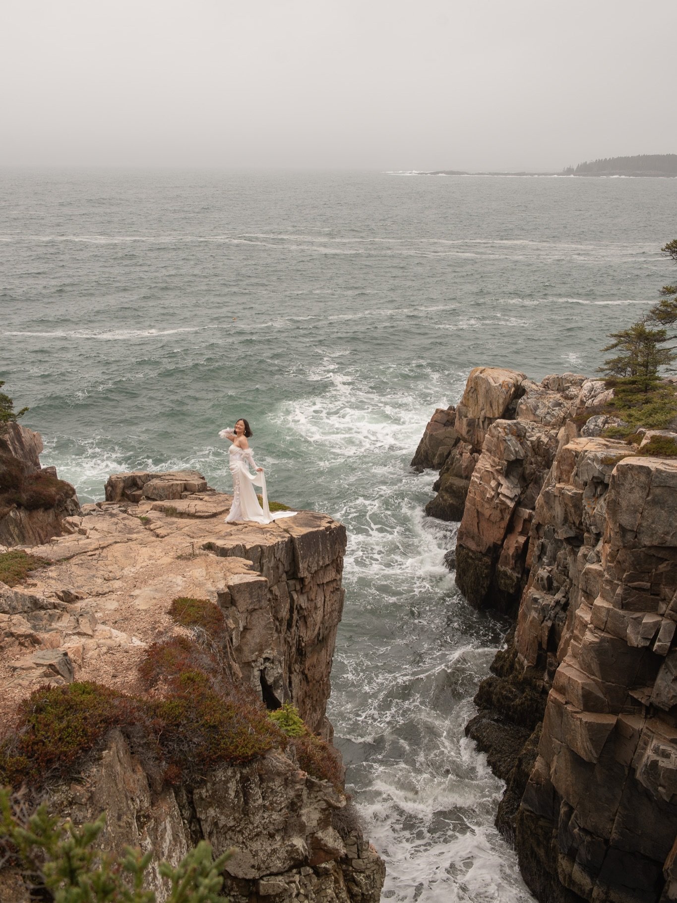 i always encourage my couples to really take the time to soak in their elopement day. there&rsquo;s a reason you chose to get married in a place like acadia! there&rsquo;s so much more to your day than exchanging vows. 

stand in awe of the ocean cra