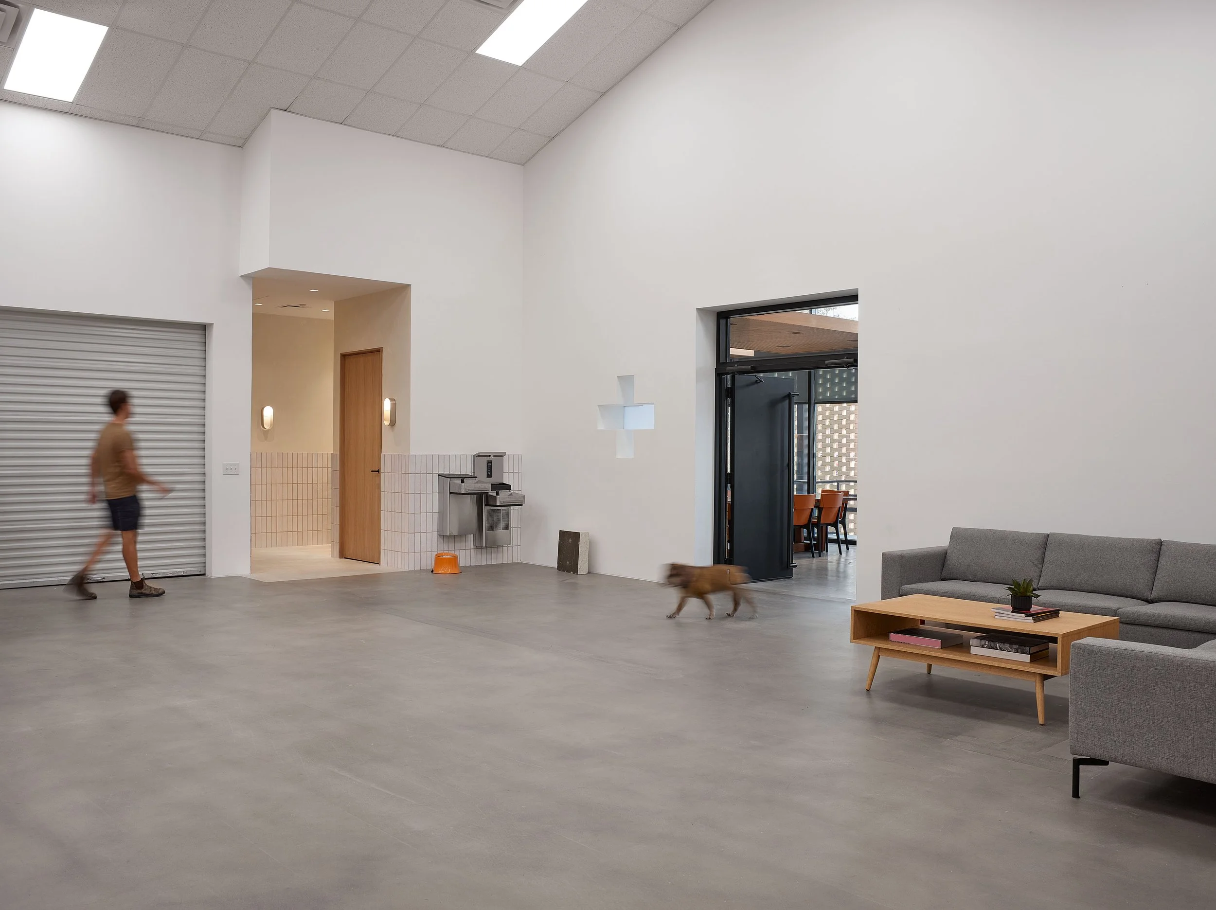 LOWRES 3K - STUDIO - SHOOT SPACE - Entrance 01.jpg