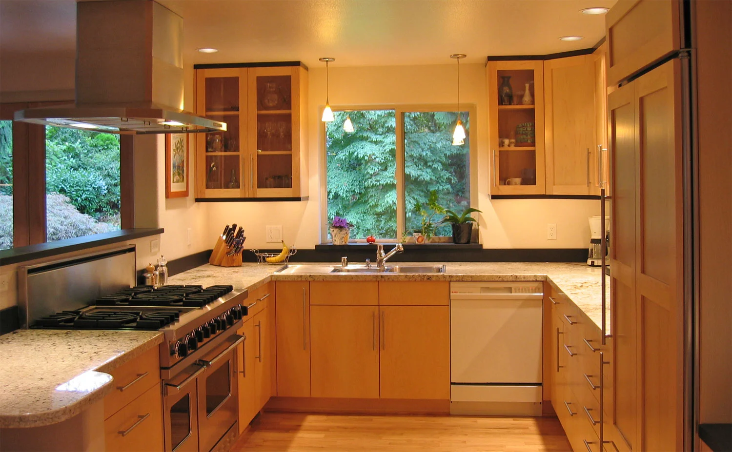 9845Kitchen2.jpg
