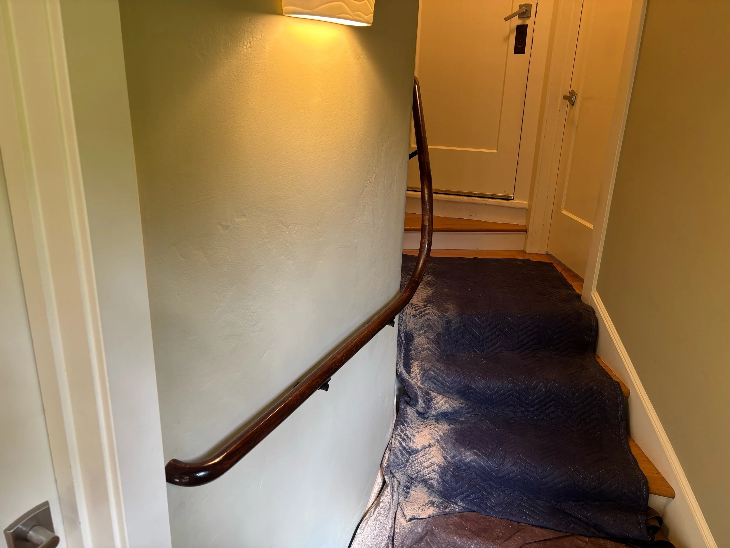 Curved handrail