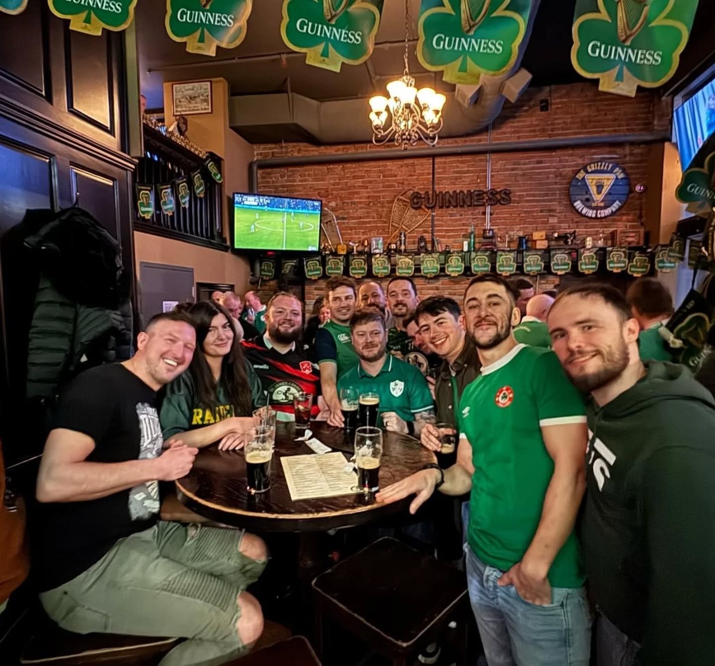 Happy St Patrick's Day! 🟢⚪🟠
The team headed out to @stjamescorner for a few well behaved pints, listening to music from our good pals @ontherocksmusicofficial