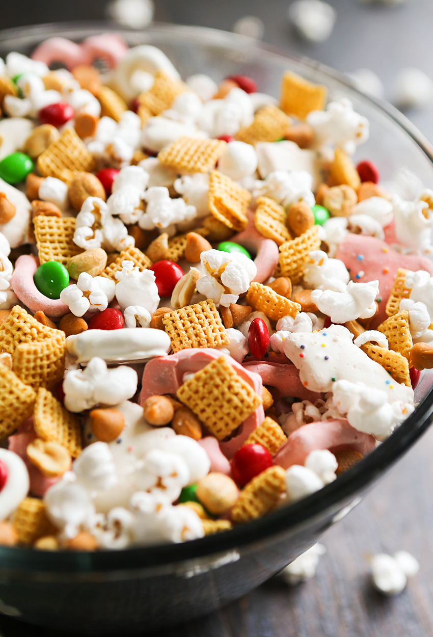 Holiday Snack Mix Recipe {VIDEO}