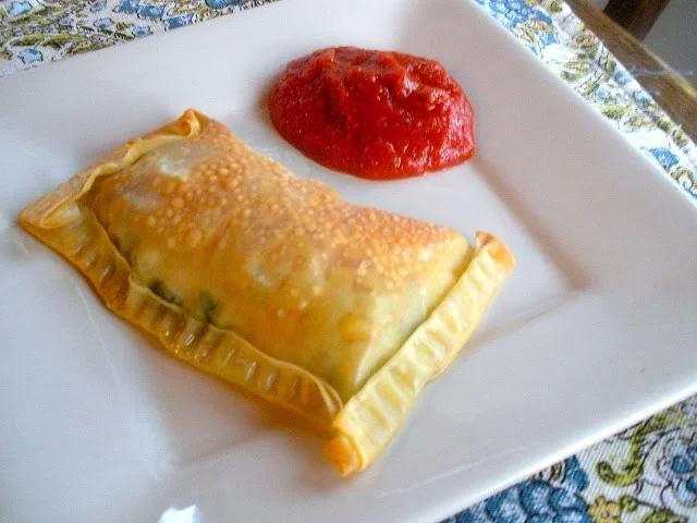 Eggrollwrappercalzone-makethebestofeverything.jpg