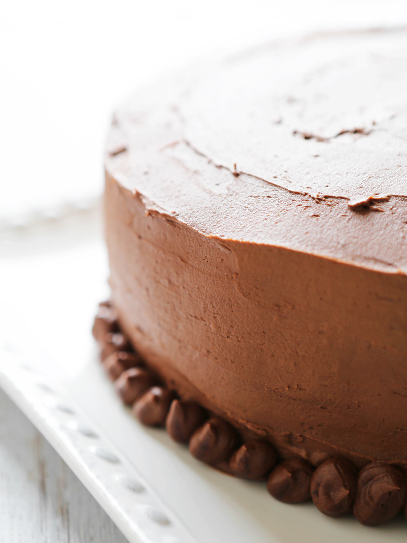  Chocolate cake on serving plate 