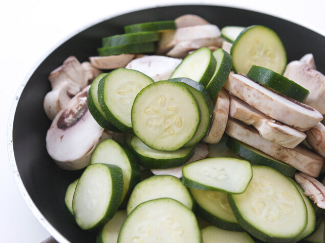  skillet with zucchini and mushrooms 