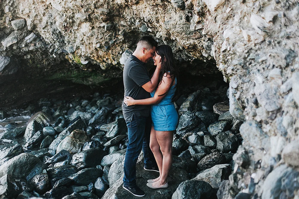 anahi_gustavo_engagement_-00 (19).jpg