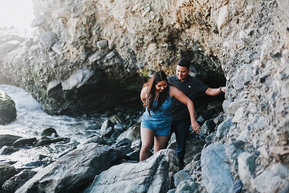 anahi_gustavo_engagement_-00 (10).jpg