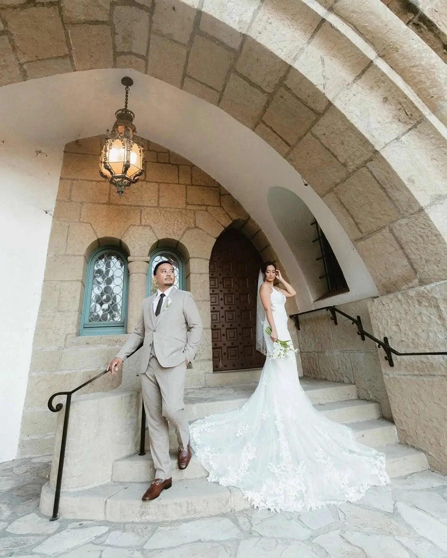 What a way to kick off my California trip! This wedding in Santa Barbara was definitely one for the books. From the amazing couple to the incredibly welcoming vendors, everything just seemed to fall into place. And the Santa Barbara Courthouse has al