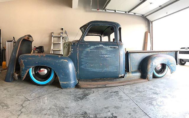 Check out what our homie @garrett_dwx is building 🤙
.
.
.
Repost from @garrett_dwx - Cleaning the garage and cars today...decided to give Ol&rsquo;Blue some sun. #chevrolet #51 #5window #chevy3100 #ad #advanceddesign #3100ad #515window #acmechassisf