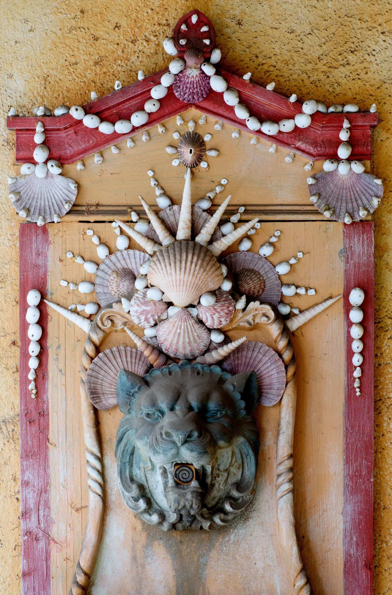 15-shell-lion-at-casa-larissa-by-jared-frank-studio.jpg