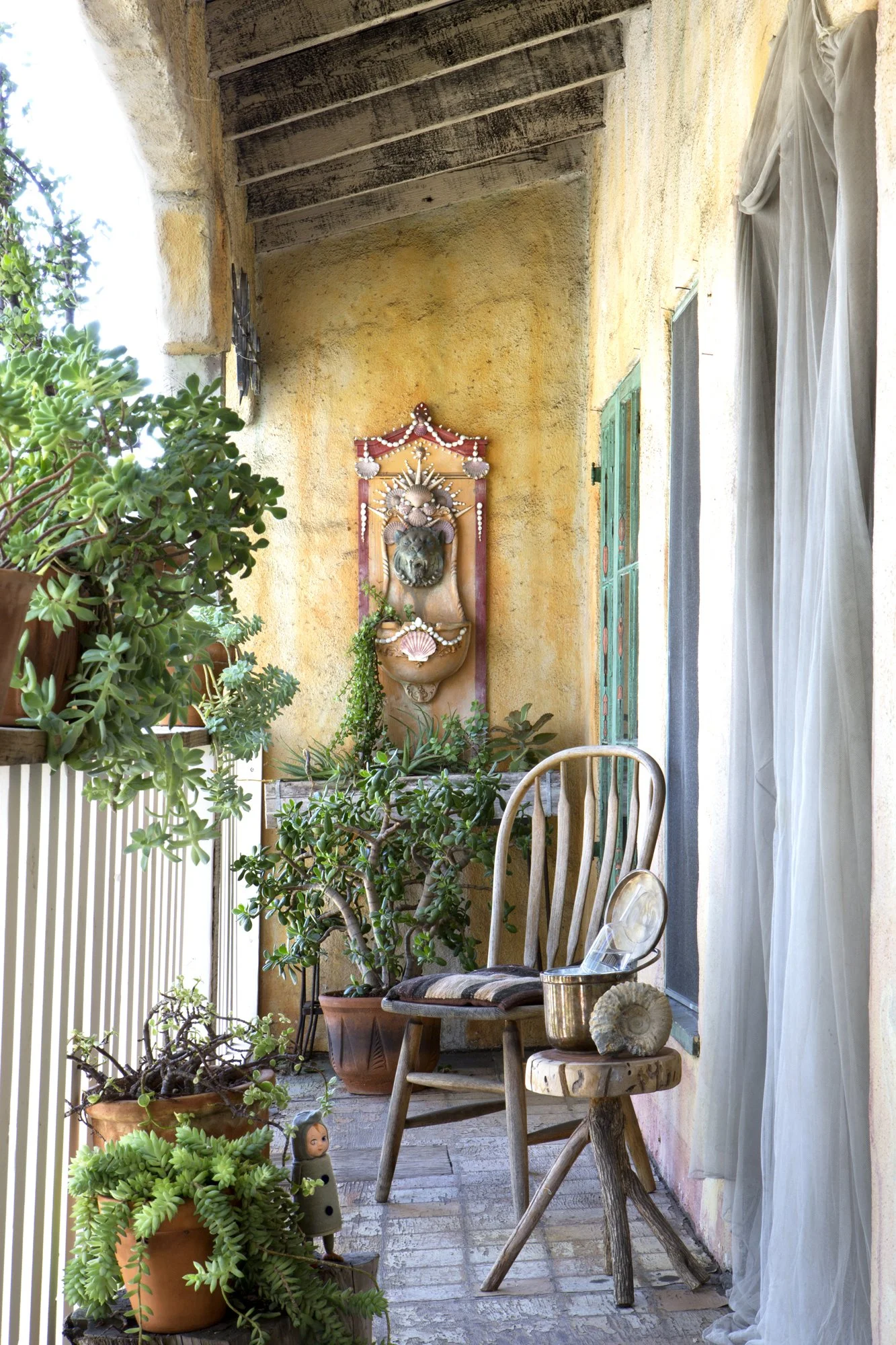 16-garden-patio-at-casa-larissa-by-jared-frank-studio.jpg