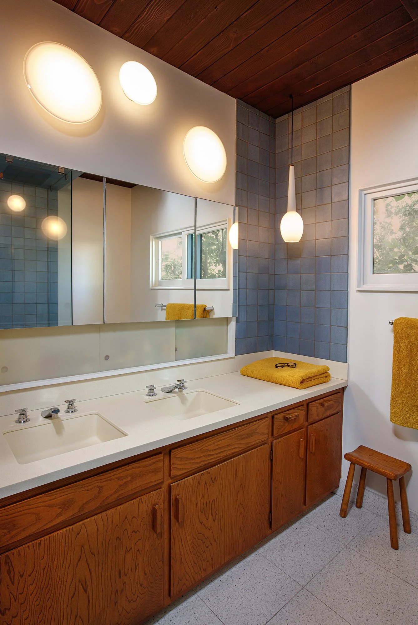 4-jared-frank-studio-ranchito-midcentury-modern-master-bathroom-4452-v3.jpg