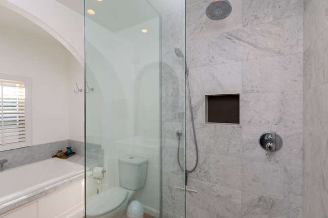 5049 Canterbury Dr San Diego-small-011-19-5049 Canterburry 11 of 23-666x444-72dpi.jpg