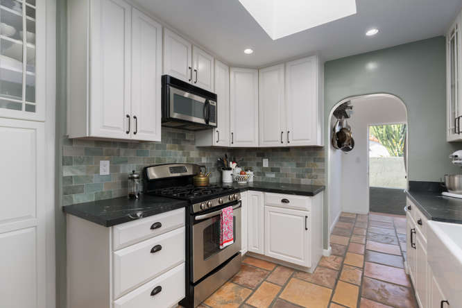 5049 Canterbury Dr San Diego-small-006-15-5049 Canterburry 06 of 23-666x444-72dpi.jpg