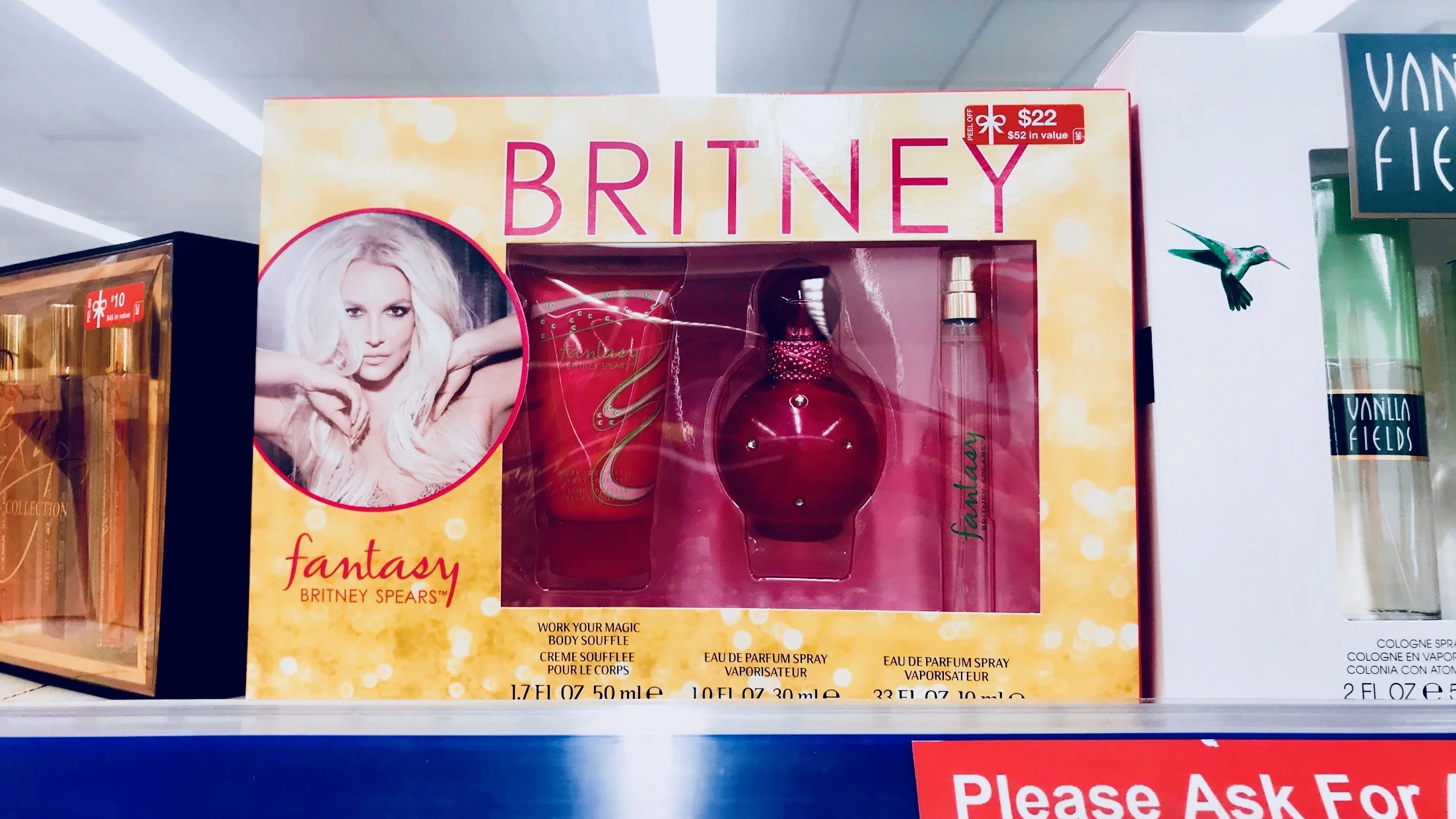 A more standard Fantasy by Britney Spears lotion, perfume, and travel perfume set. Photo: @DerekPlease