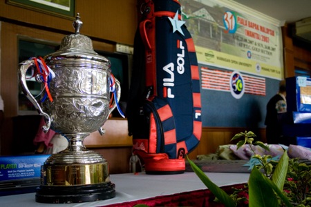 Piala Bapak, donated by the nation's Father of Independence, Tunku Abdul Rahman Putra al-Haj, in 1977. For the past 30 years, this annual tournament has been held in memory of and as a tribute to our first Prime Minister.