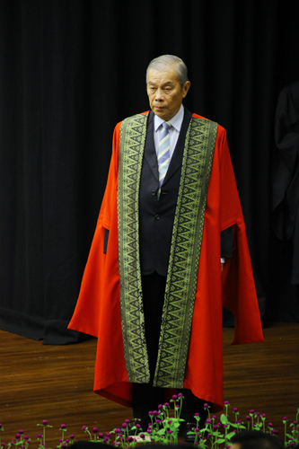 Dato' Seri Goh Eng Toon waits to be conferred.