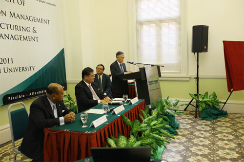 Prof Ho delivers his speech as (seated from left) Dato' Seri Nazir and Dato' Jerry Chan listen attentively.