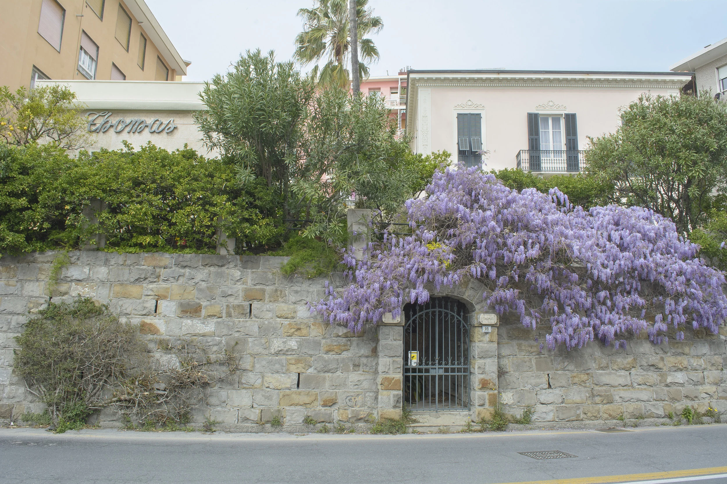 VillaThomas-pic1.jpg