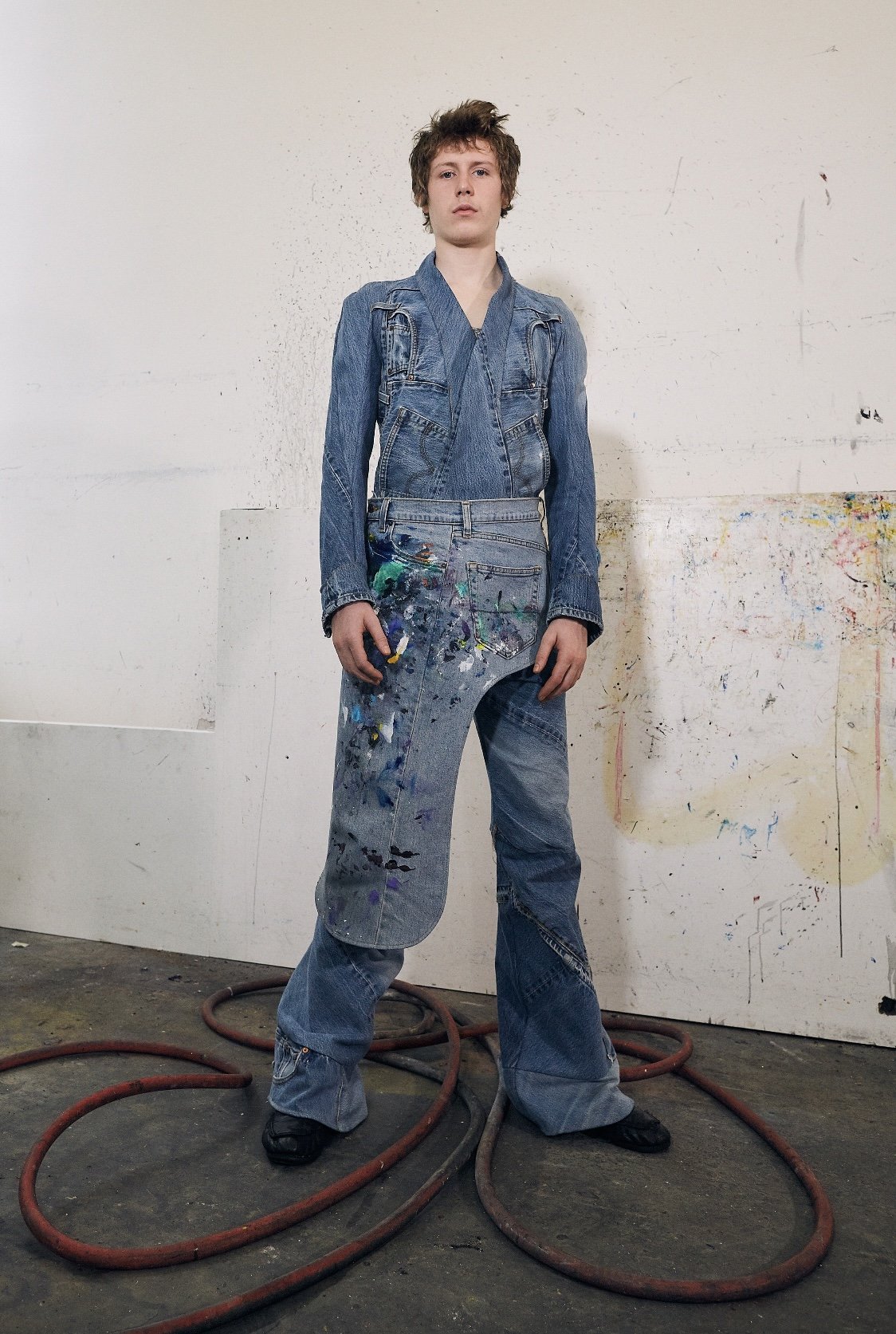  Inspired by the painted denim of artists' workwear and the sentimental attachment one has to their denim, this collection explores what can happen when taking vintage denim and turning it into a new garment. 