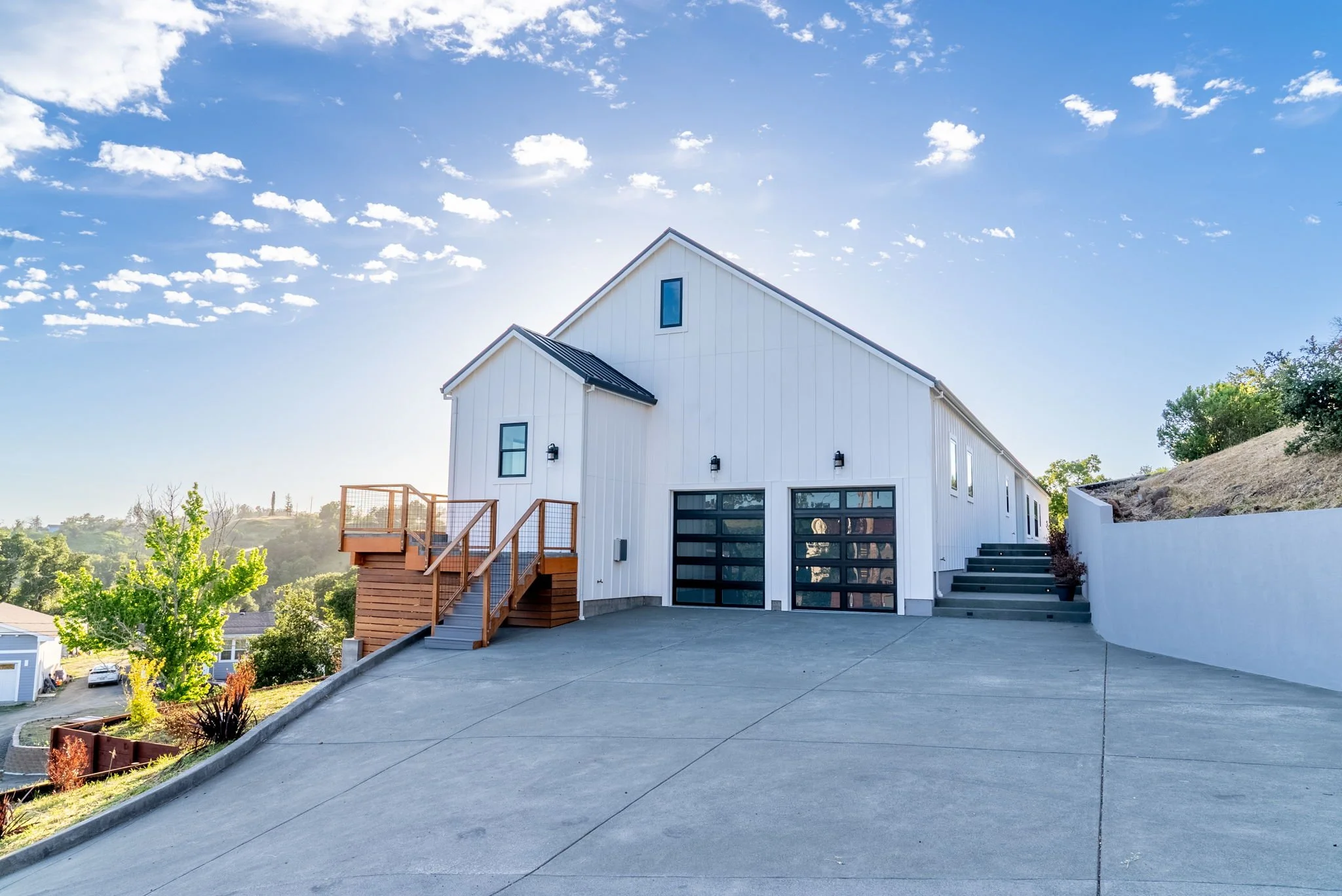 90-web-or-mls-90-print-5480 Crystal Dr_Details and Exterior-23 Kopie.jpg