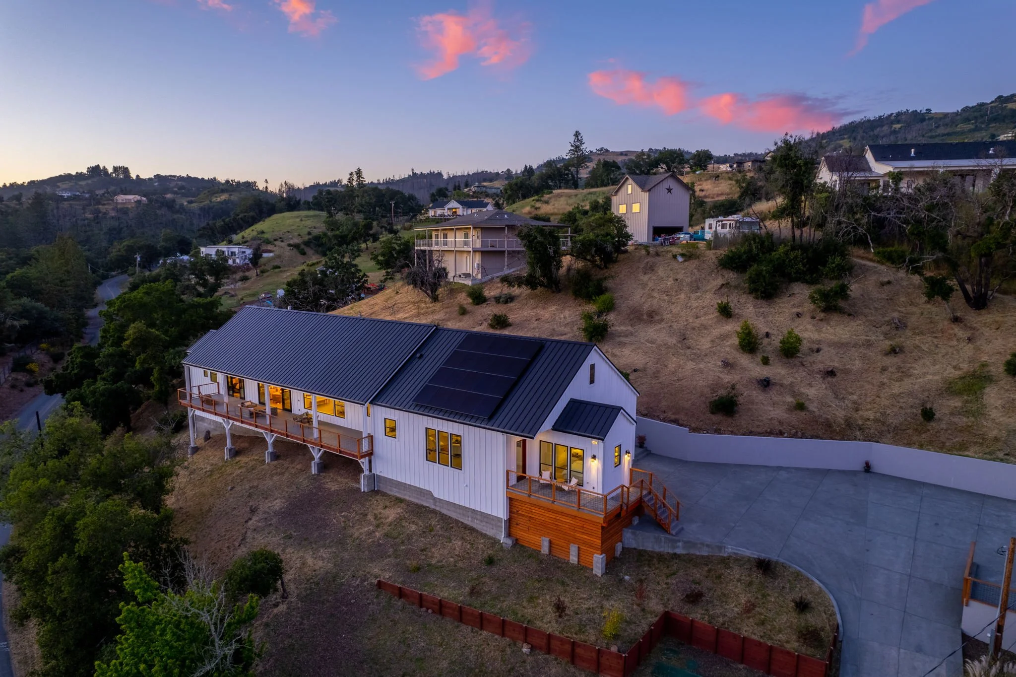 139-web-or-mls-139-print-5480 Crystal Dr_Aerials-18 Kopie.jpg