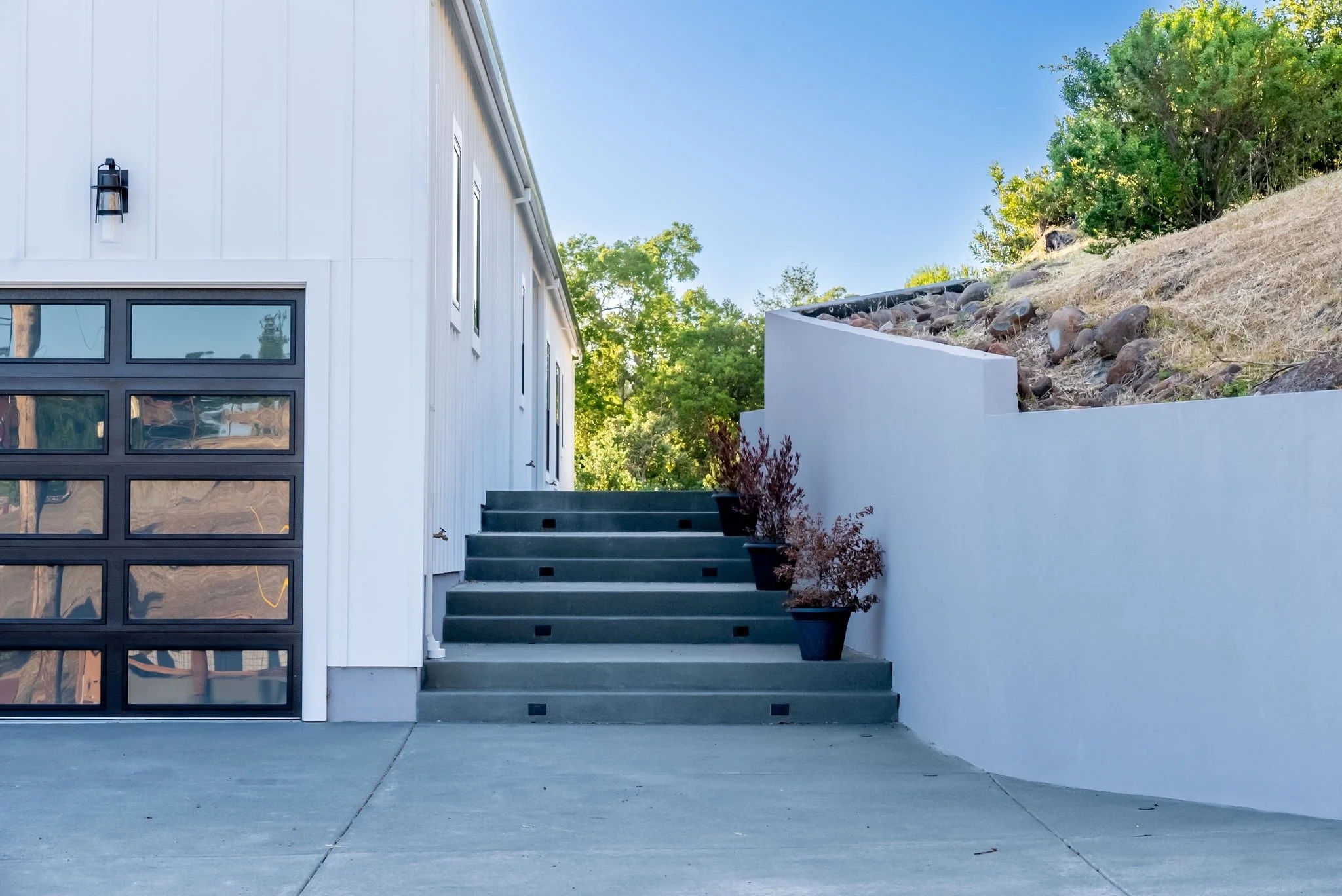 92-web-or-mls-92-print-5480 Crystal Dr_Details and Exterior-25 Kopie.jpg