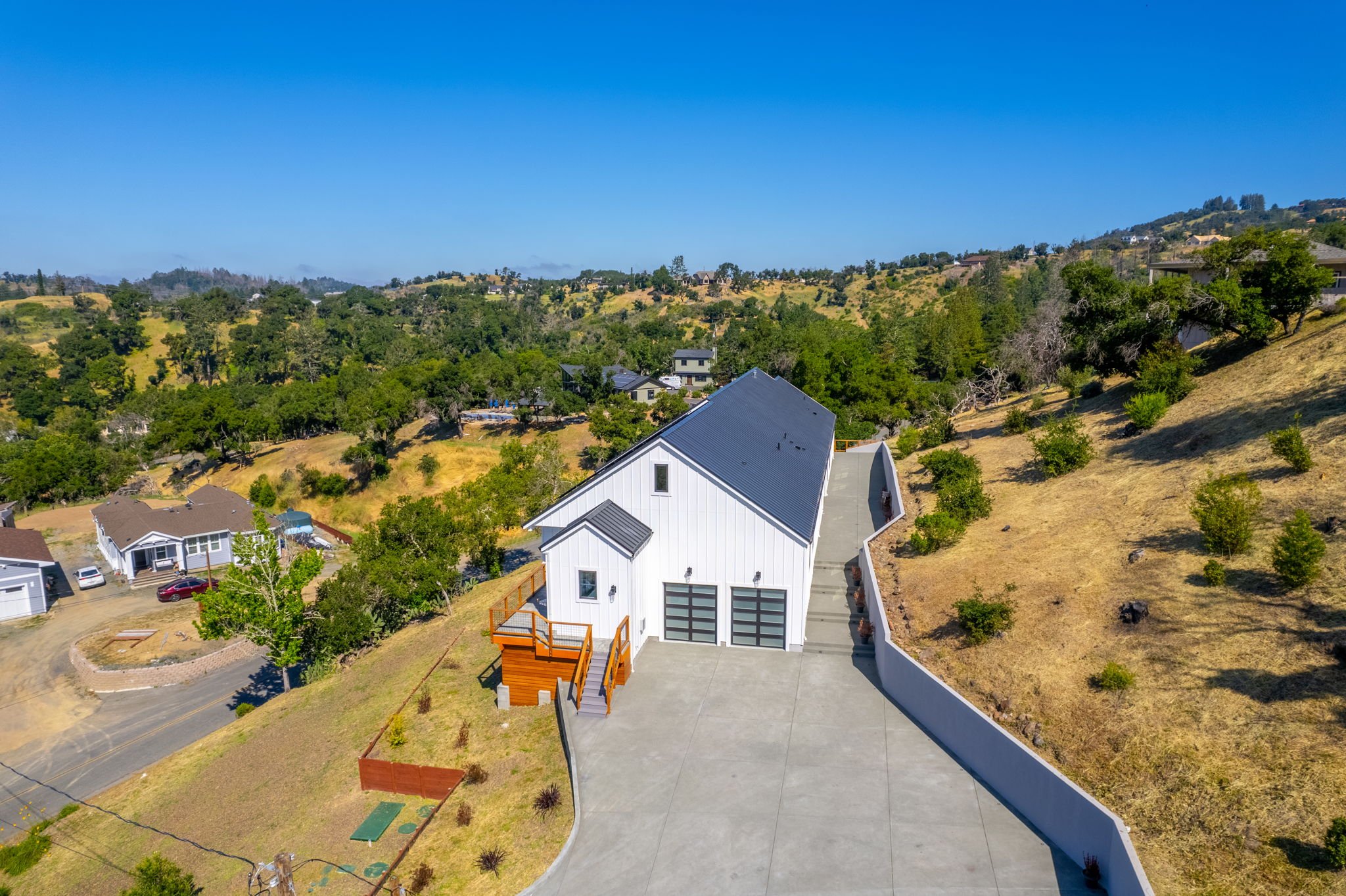 124-web-or-mls-124-print-5480 Crystal Dr_Aerials-3 Kopie.jpg