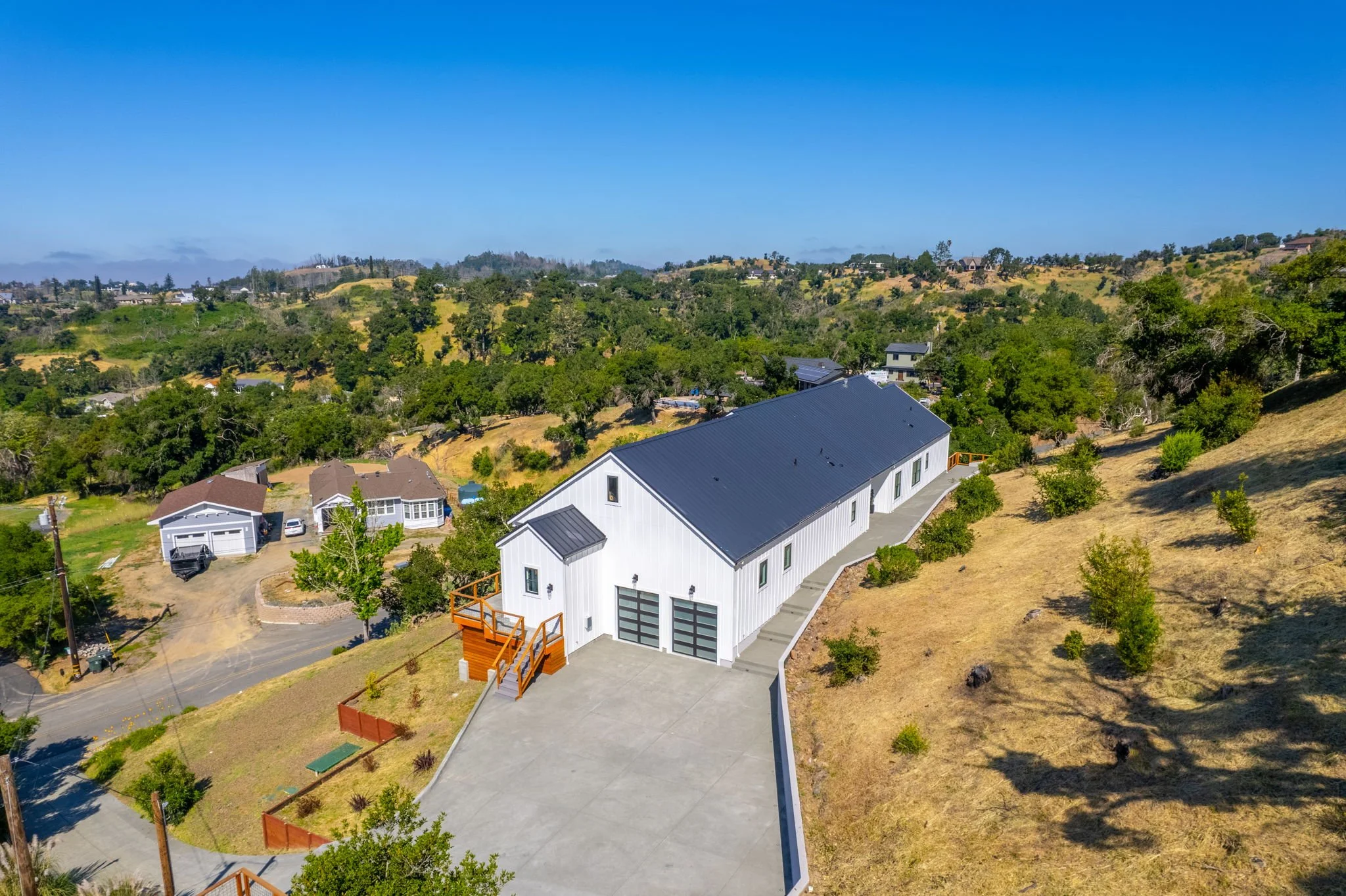 125-web-or-mls-125-print-5480 Crystal Dr_Aerials-4 Kopie.jpg