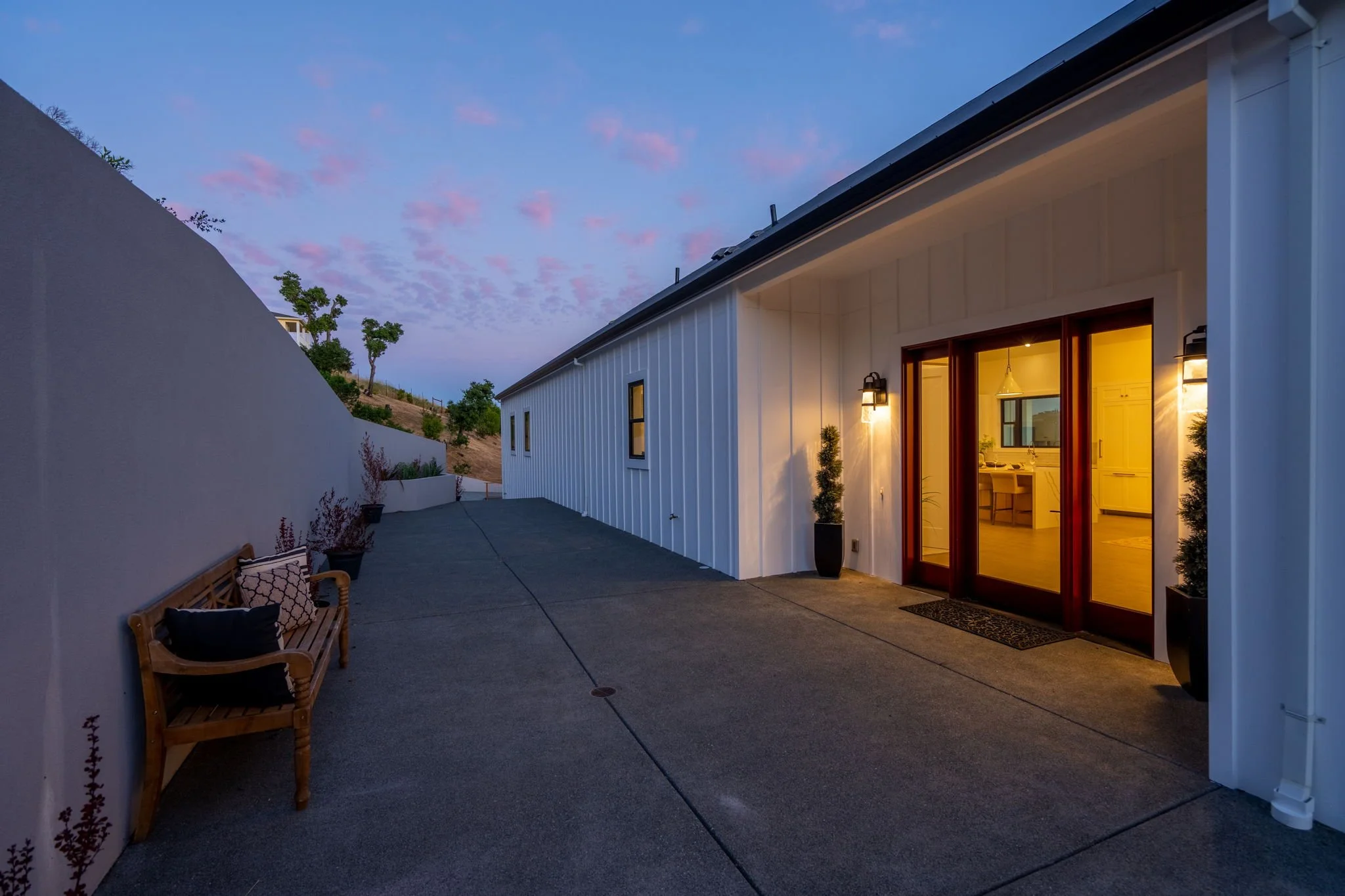 117-web-or-mls-117-print-5480 Crystal Dr_Details and Exterior-50 Kopie.jpg