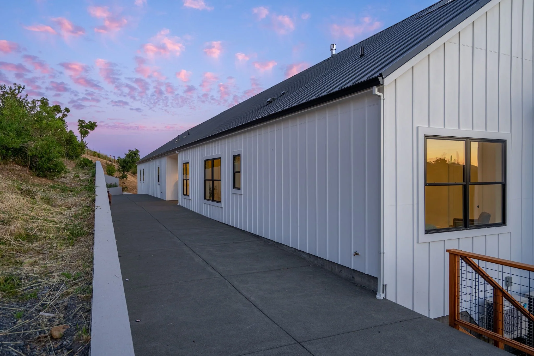 114-web-or-mls-114-print-5480 Crystal Dr_Details and Exterior-47 Kopie.jpg