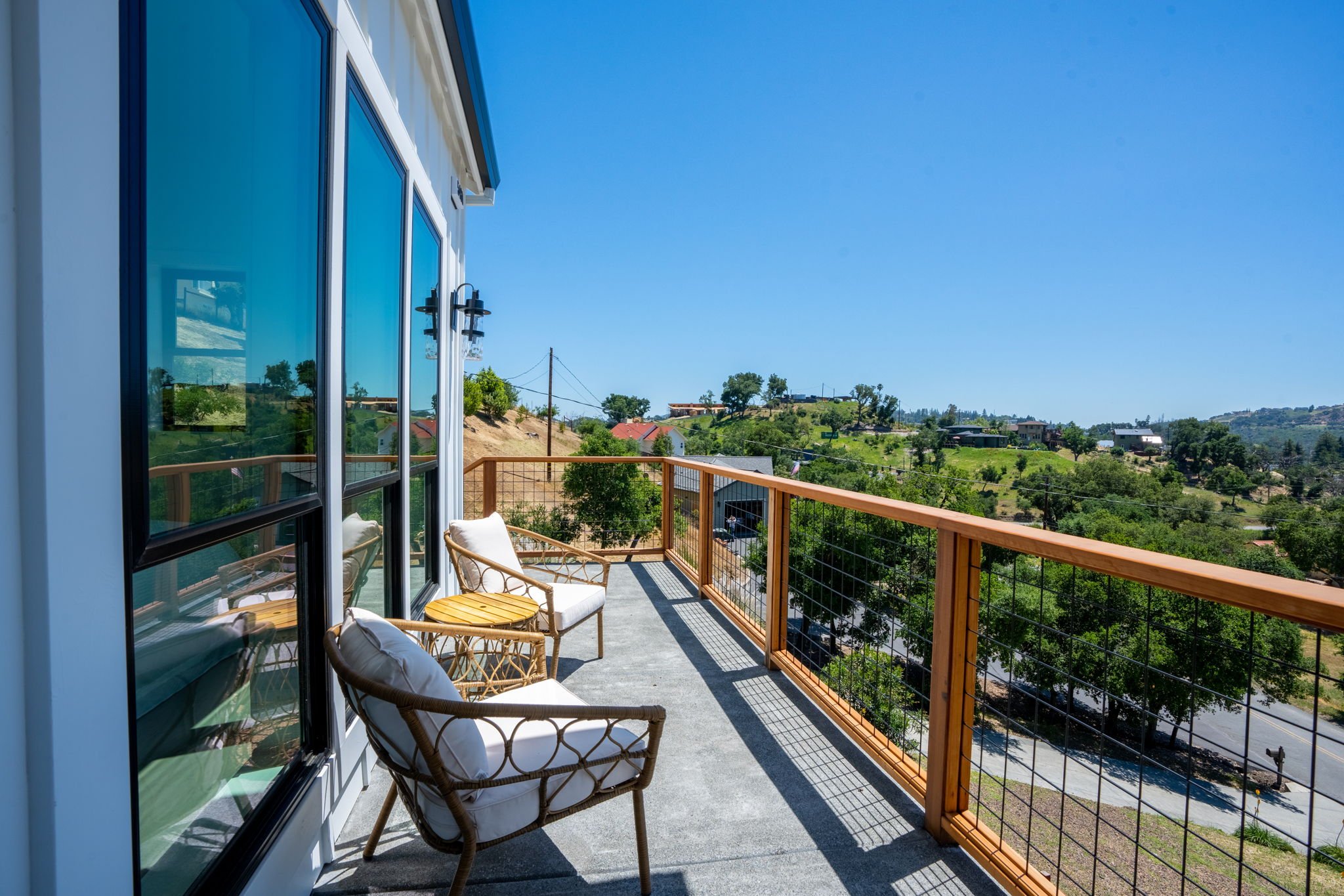 101-web-or-mls-101-print-5480 Crystal Dr_Details and Exterior-34 Kopie.jpg