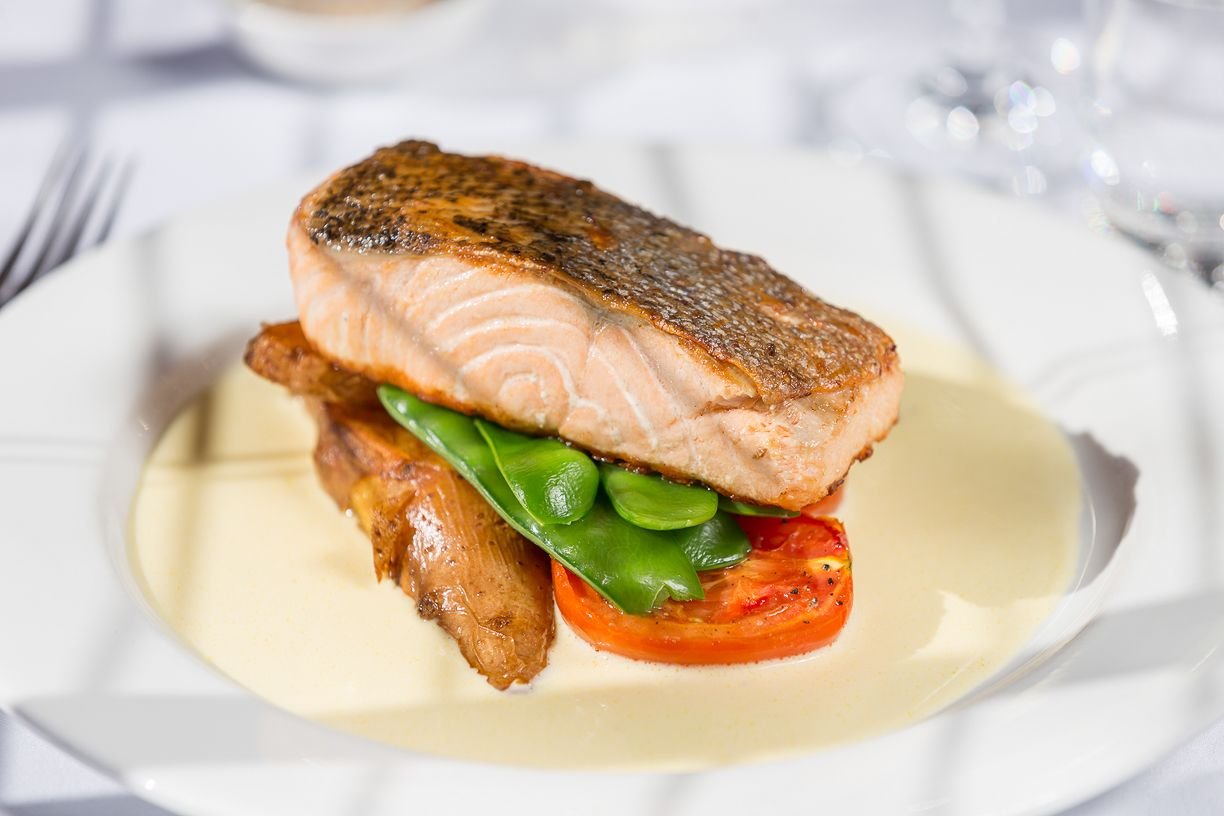 clovelly-restaurant-warrnambool-best-western-olde-maritime-salmon.jpg