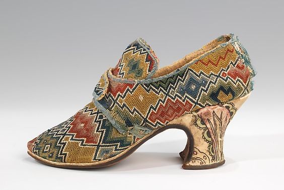Originalmönstret från 1700-talet på en sko. The Metropolitan Museum of Art.