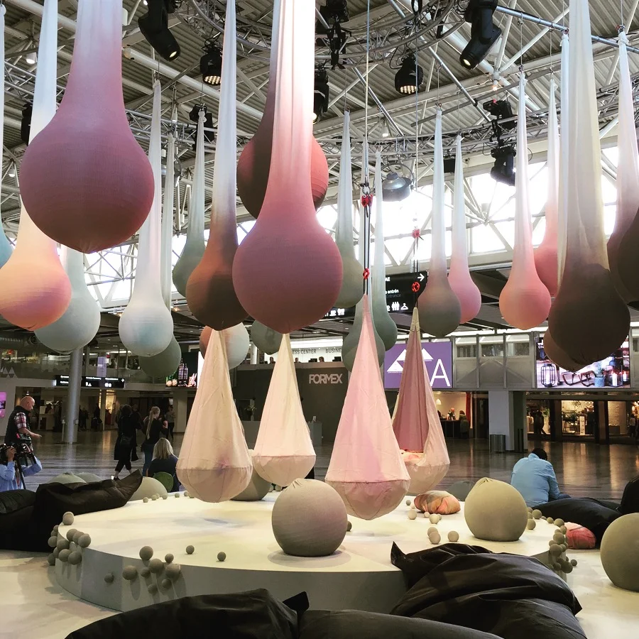 Every exhibition has a theme, this time it was called Nordic Space and for some reason this was the installation at the main entrance... Like my friend Marie said "Looks like giant testicles, you kind of want to squeeze them a bit"...