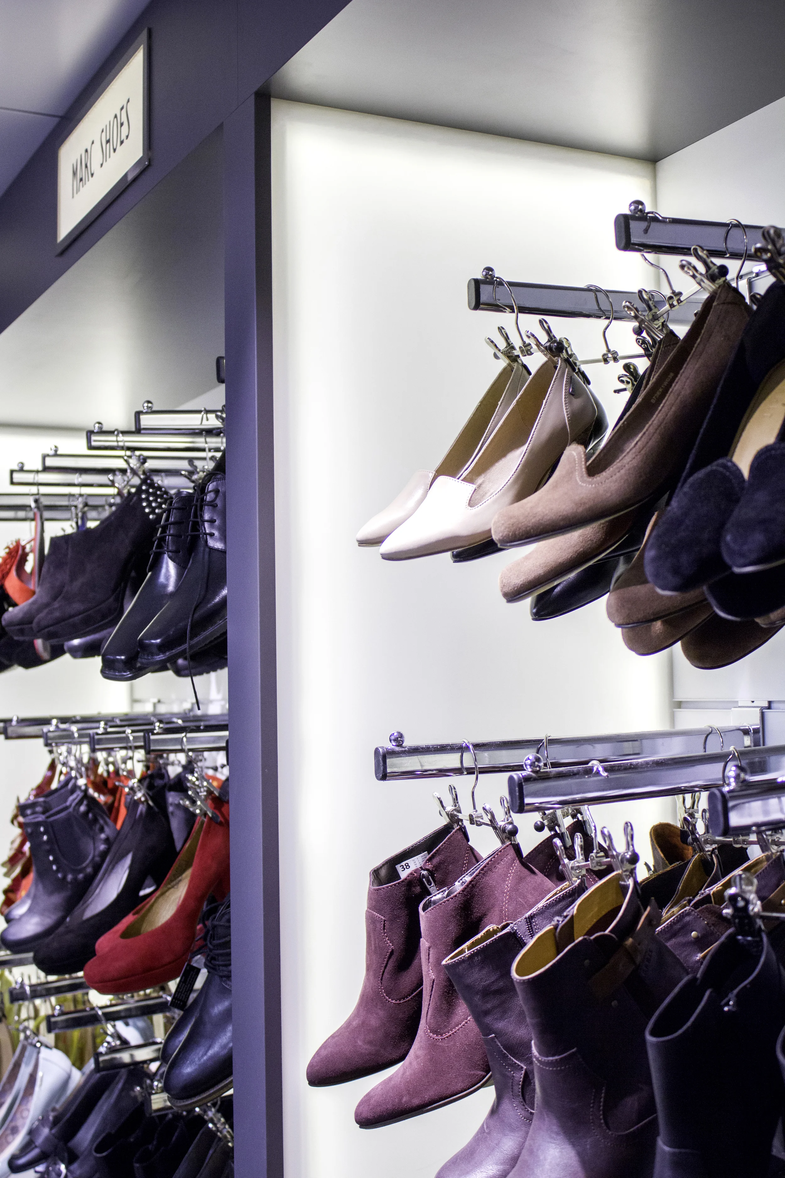 Sisustusarkkitehtuuri_galleria_Fashion Street_Vaatemyymala_2.jpg