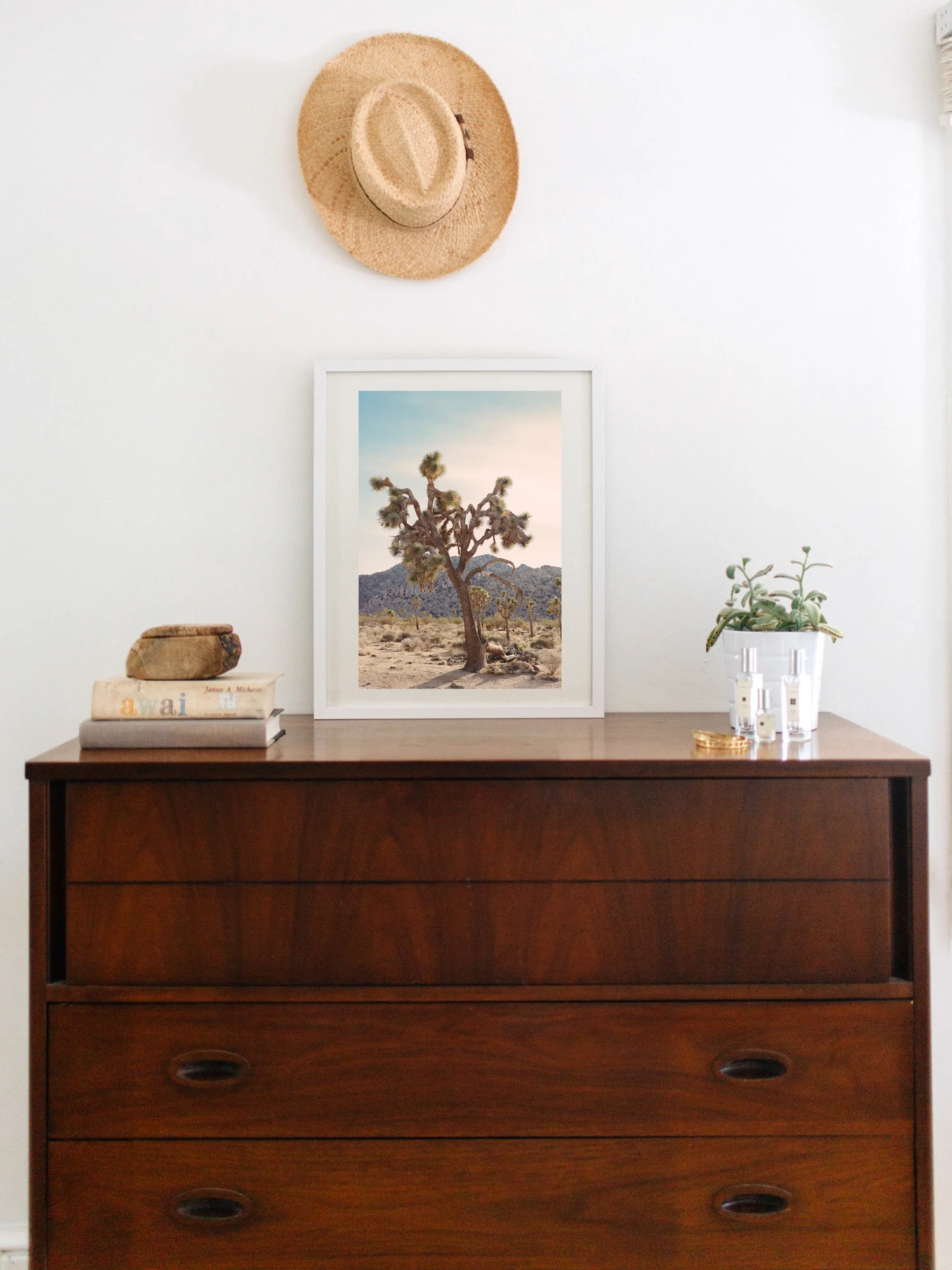 Dresser Vertical -4.jpg