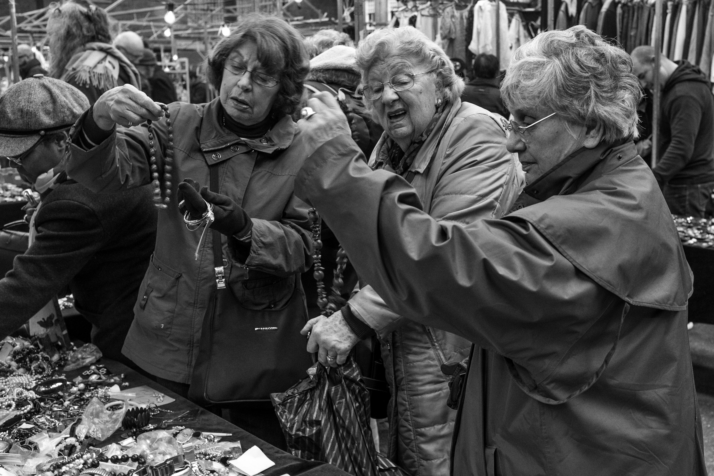 3 LADIES SHOPPING AT SPITAFIELDS.jpg