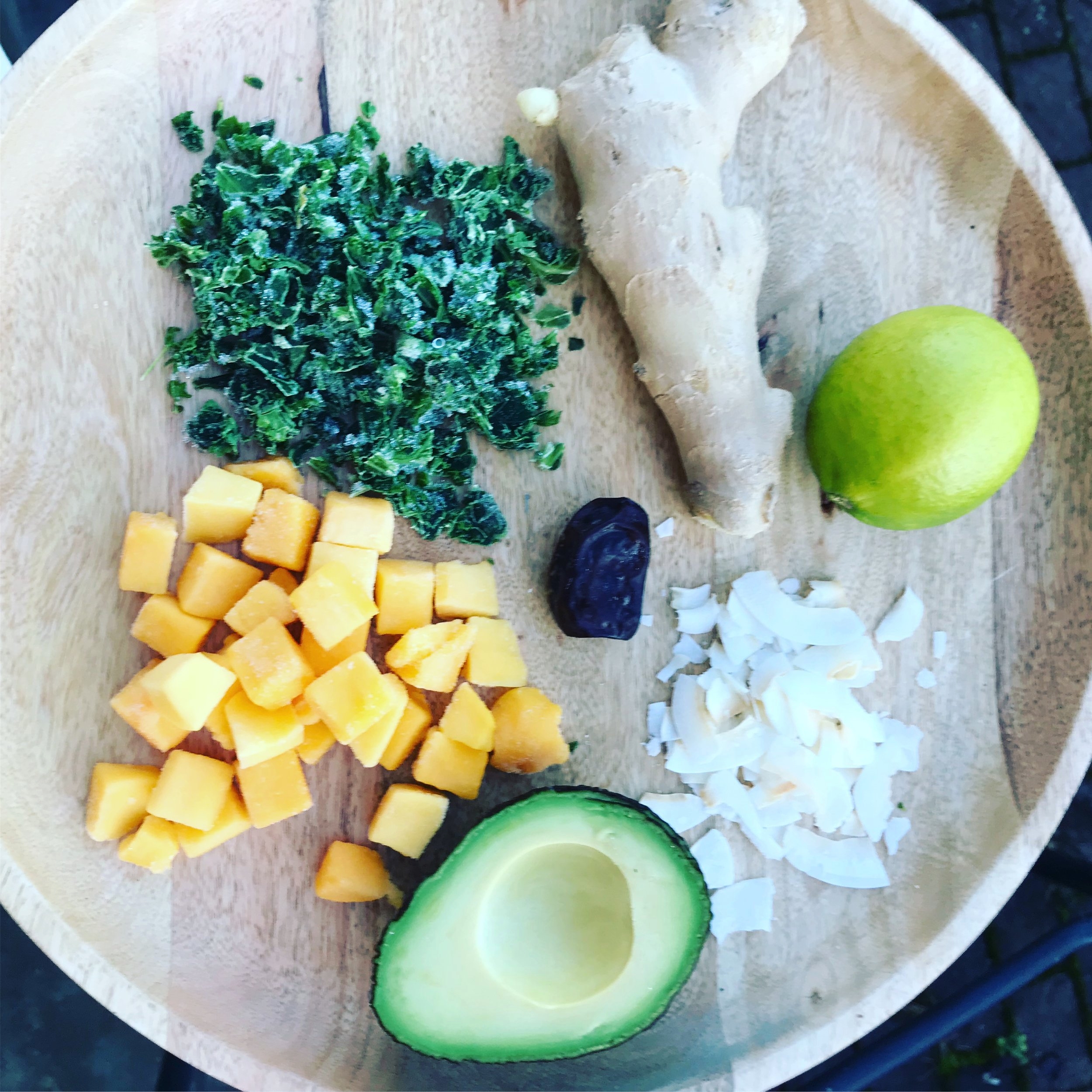 Grön smoothie med mango