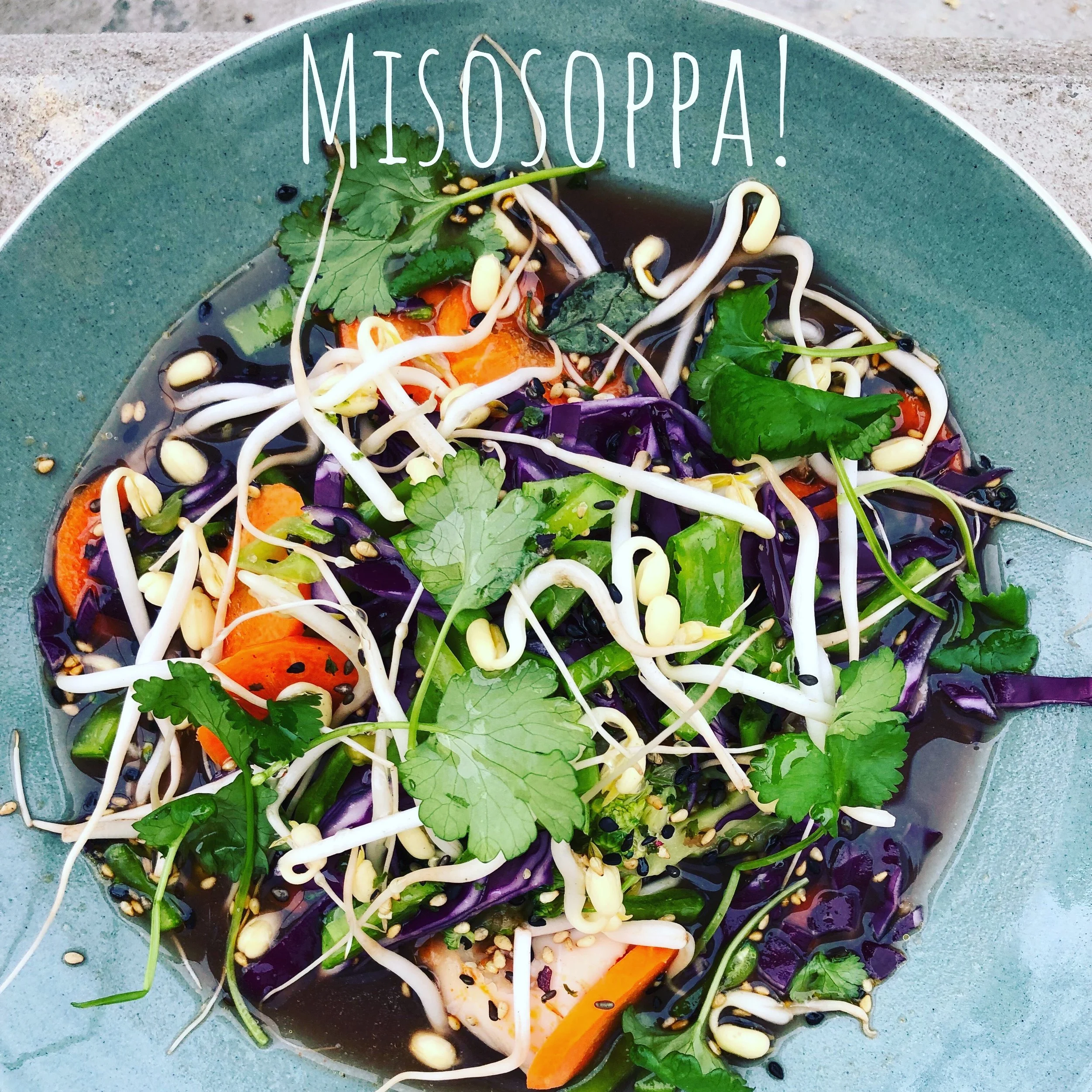 Misosoppa på kycklingbuljong