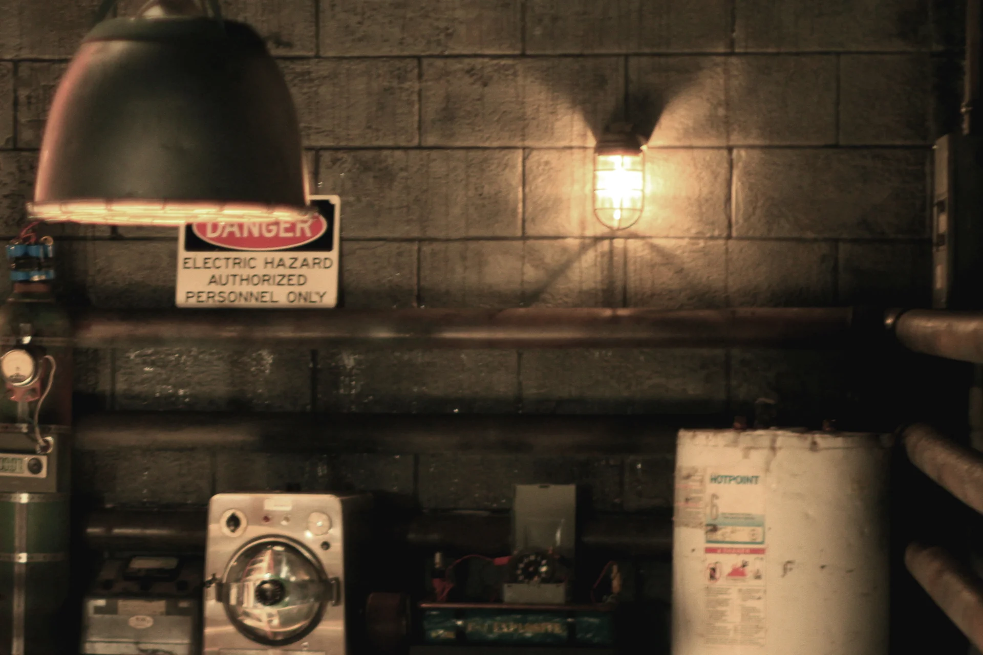 SNL SET static CU2.jpg