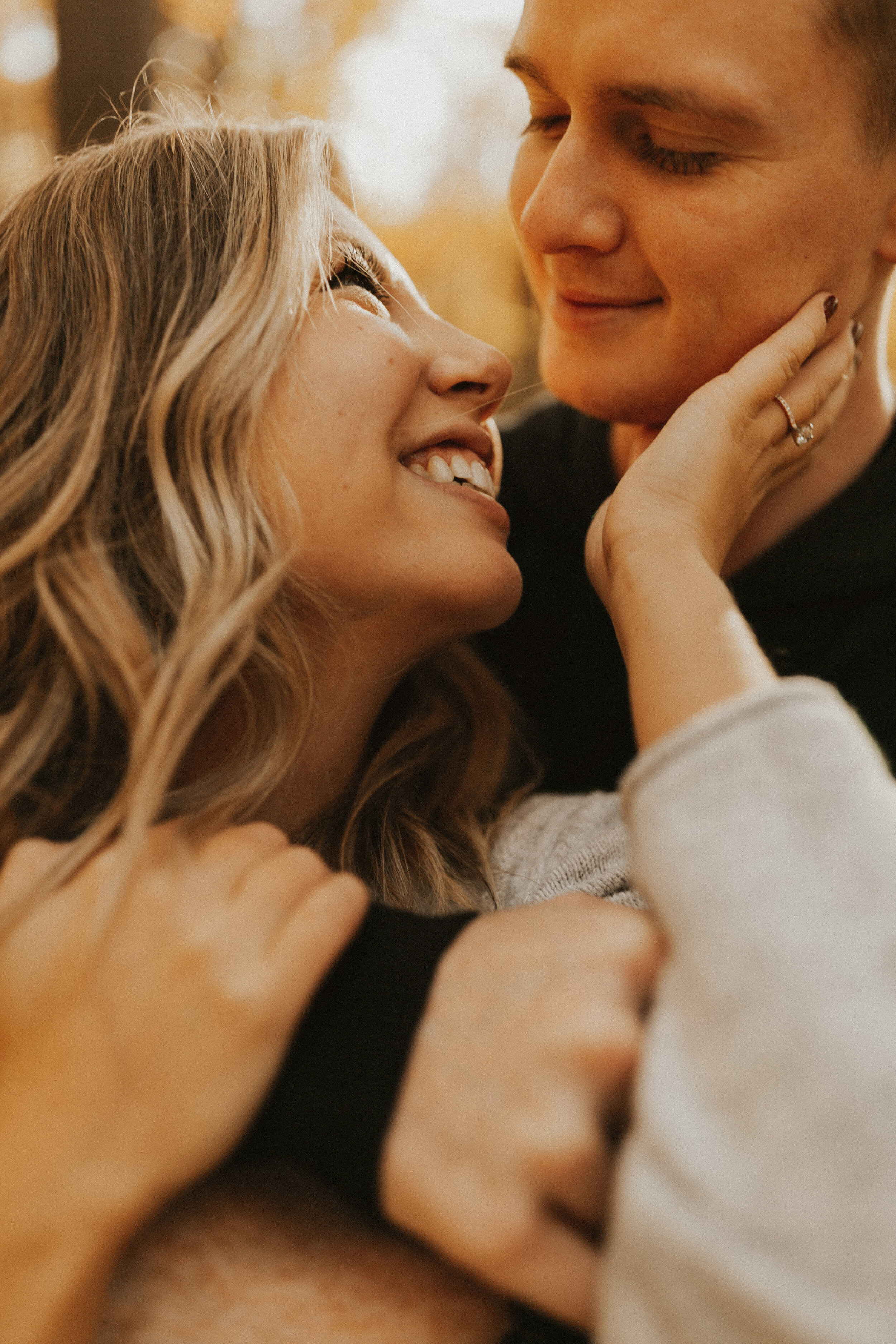 Angie + John | Minnesota Autumn Engagement Session | Minnesota Wedding Photographer | Emily Alexander Photography_150.jpg