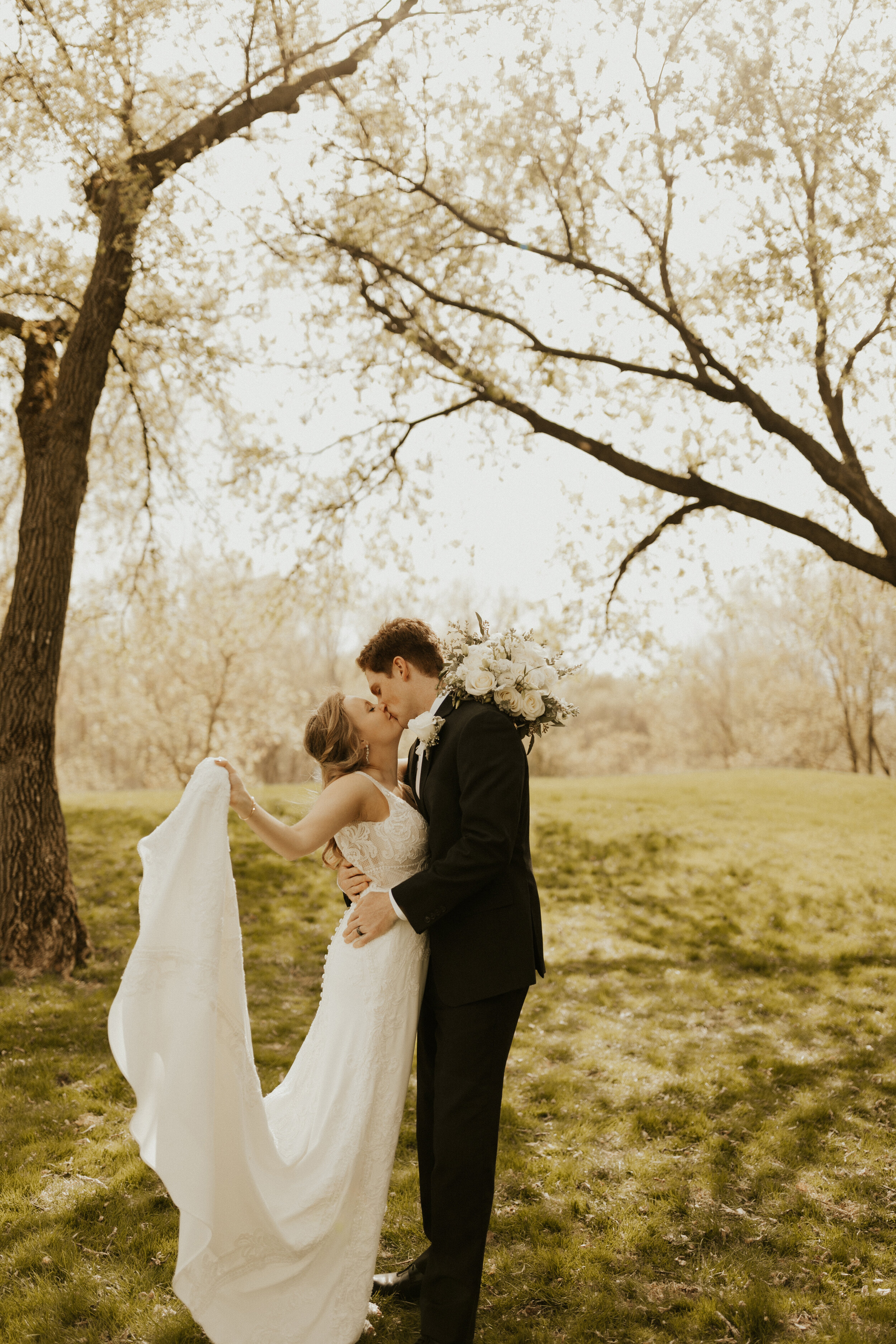 Erika + Randy | Intimate Spring Minnesota Wedding  | Minnesota Wedding Photographer_014.jpg