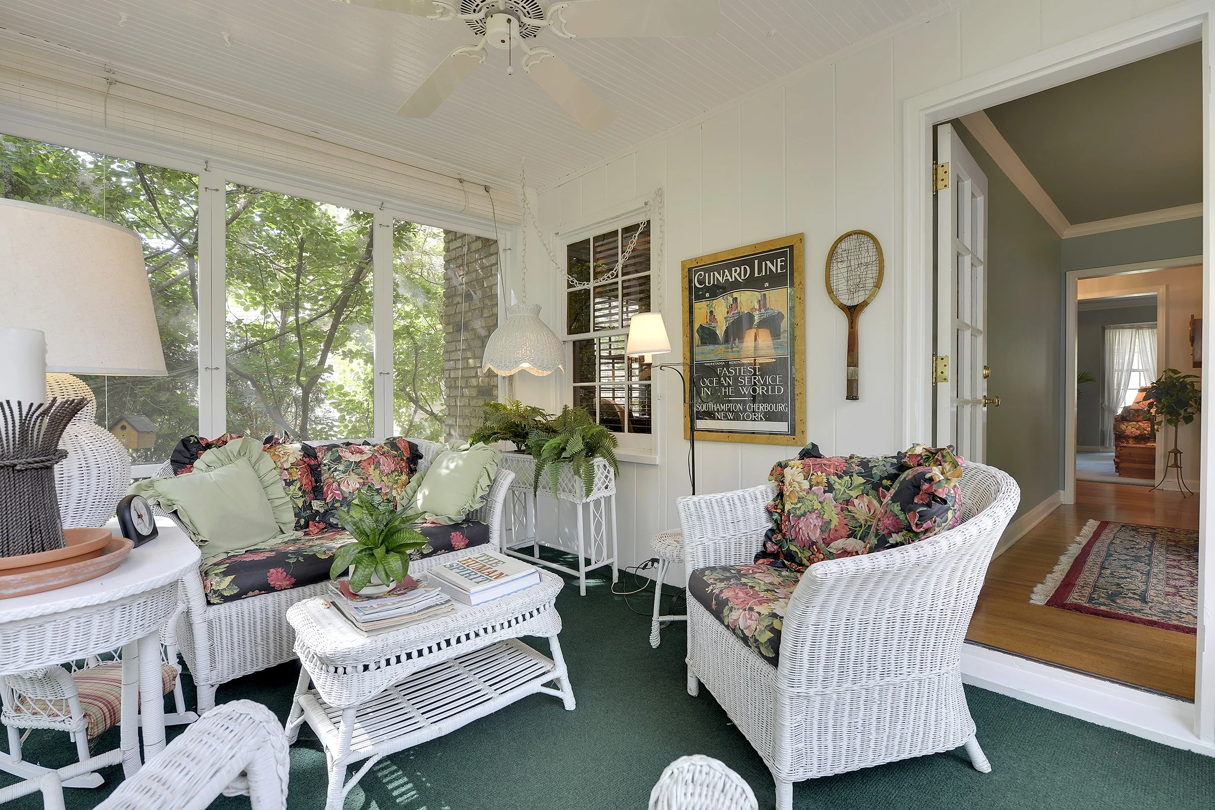 5111 Arden porch 2.jpg