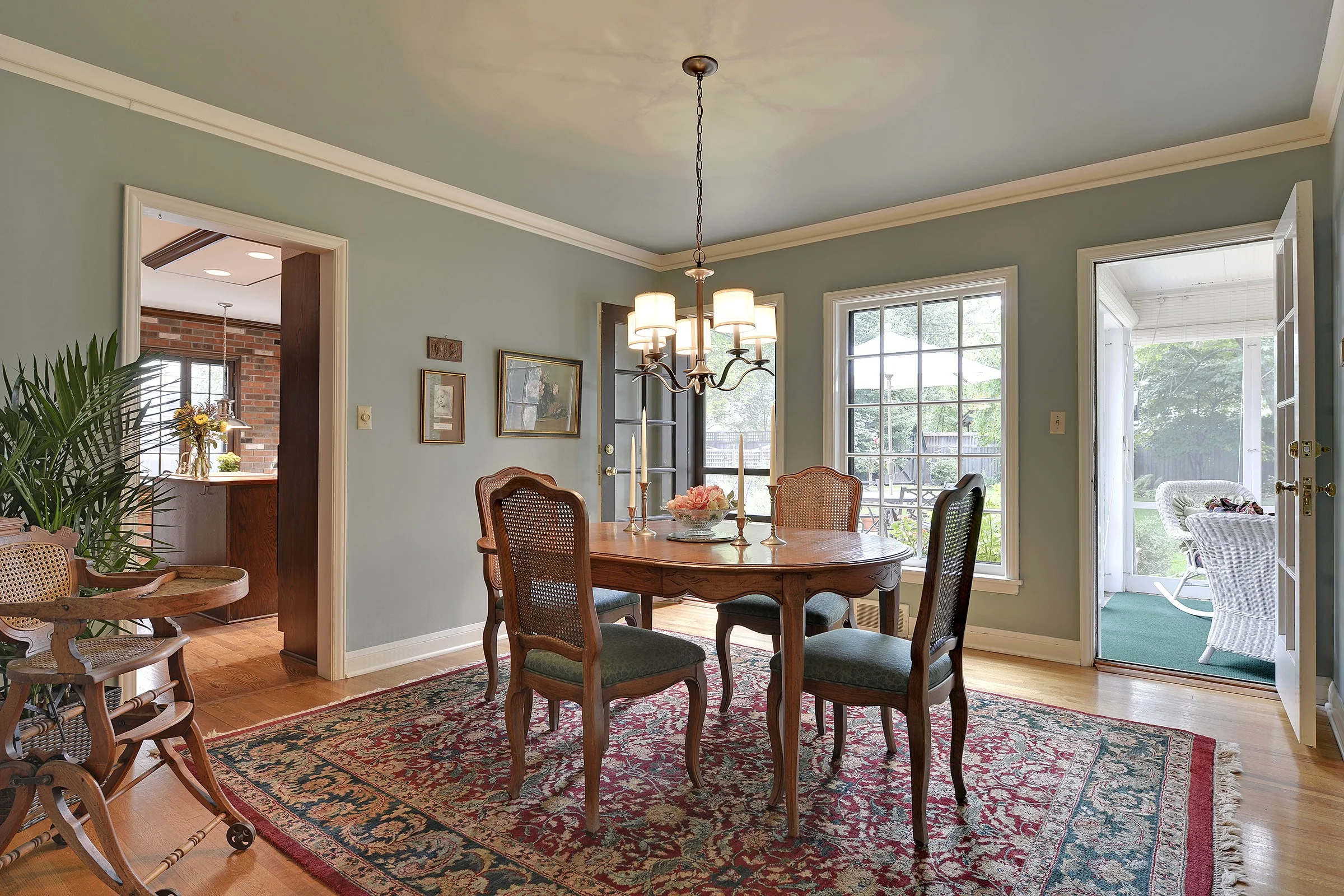 5111 Arden dining room.jpg