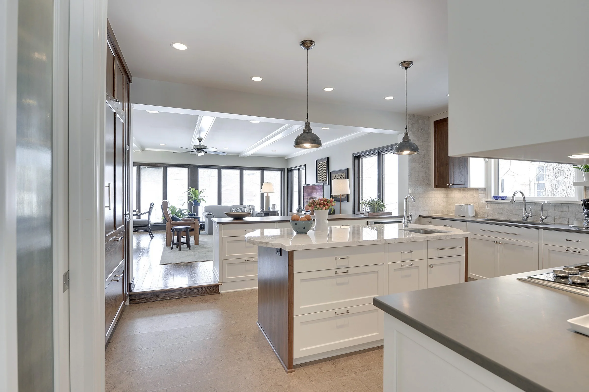 3906 Zenith kitchen 3.jpg