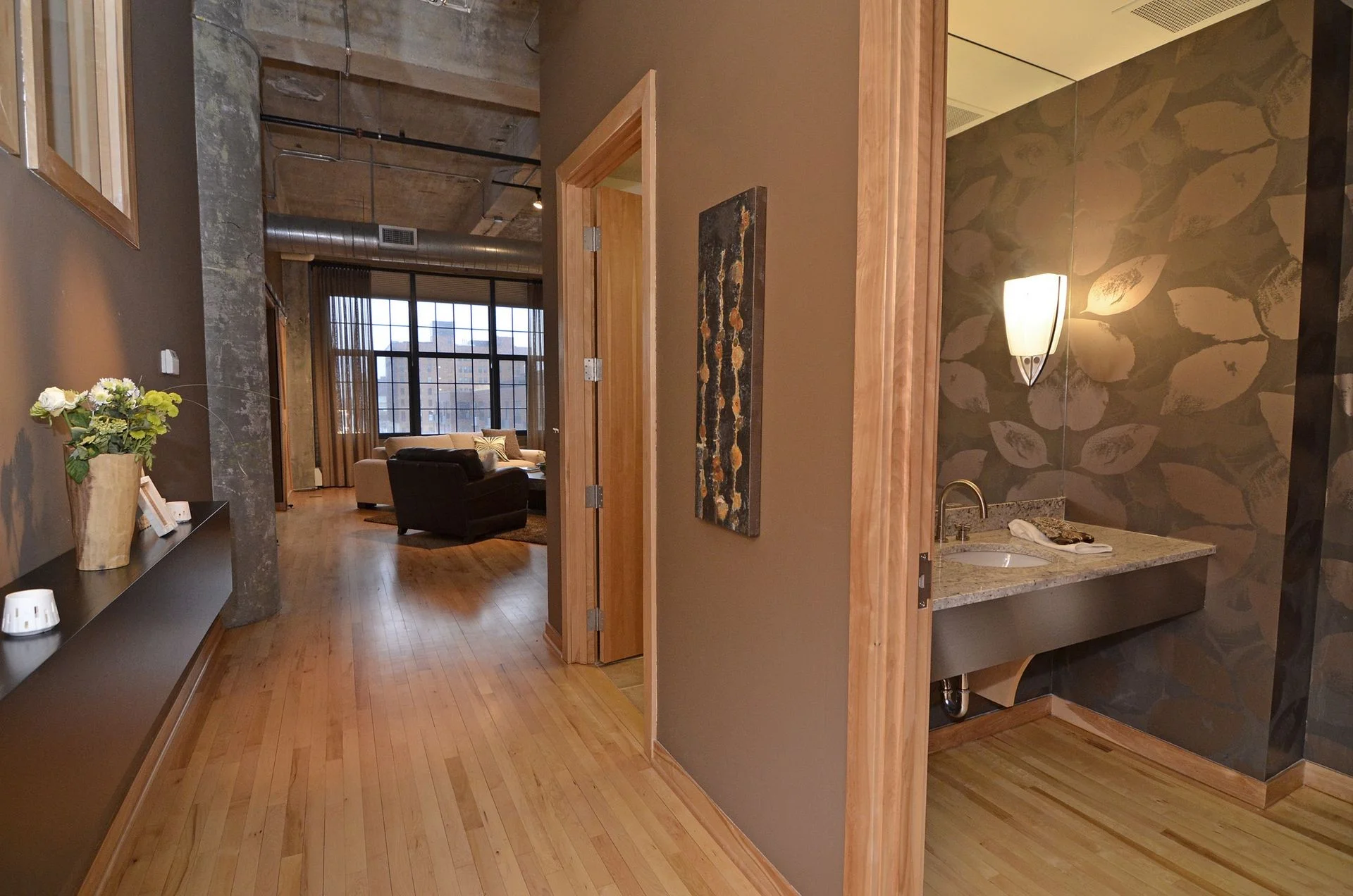 Washburn Lofts #40 entry 2.jpg