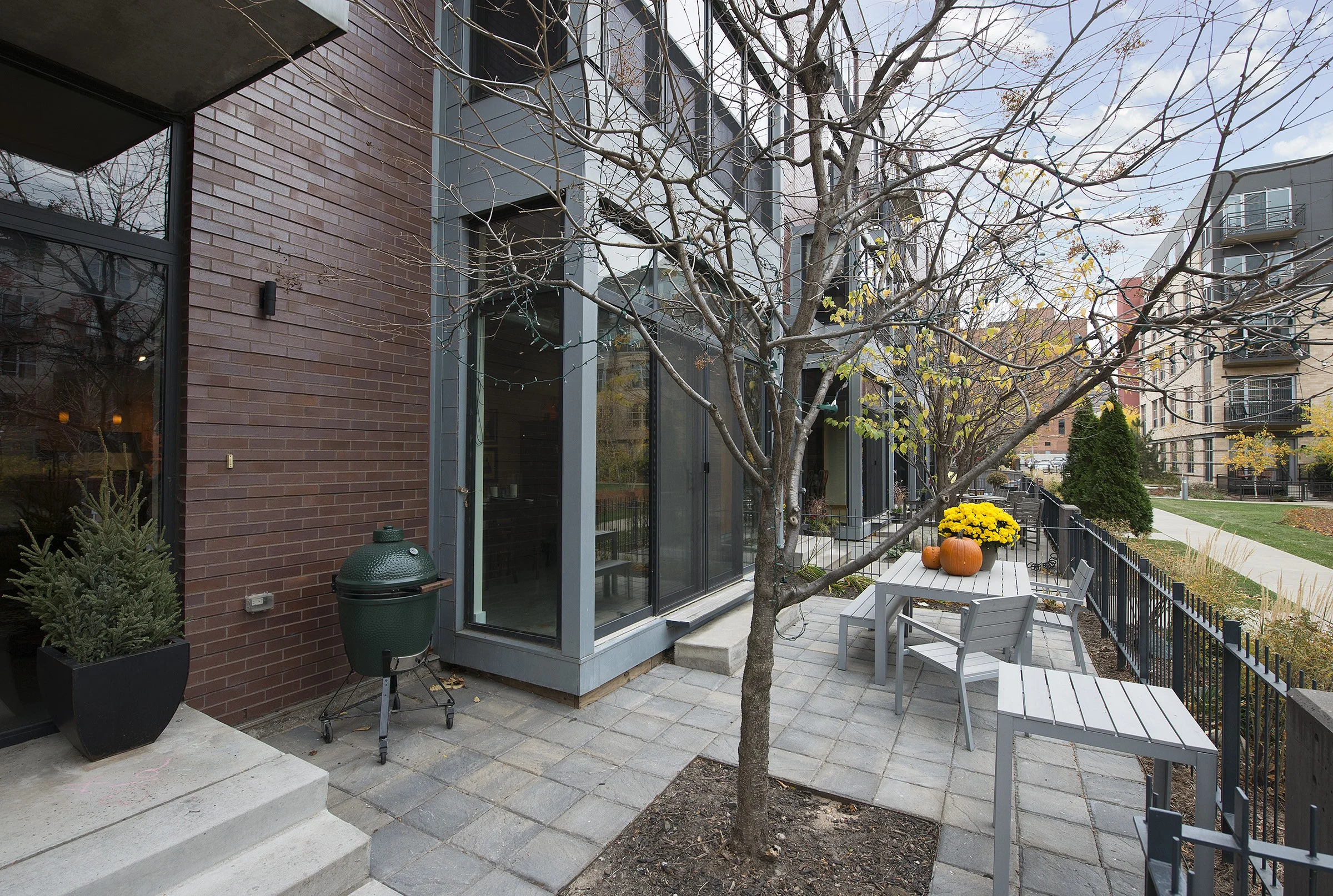 Park Ave #103 patio 6.23.15.jpg
